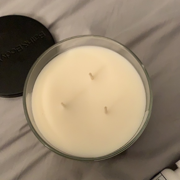 Black chamomile 3 wick Candle - Picture 2 of 3